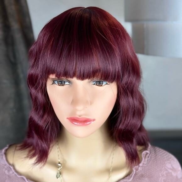 Burgundy wig with bangs - Picture 4 of 12